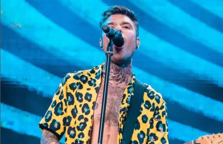 Fedez cena altra donna