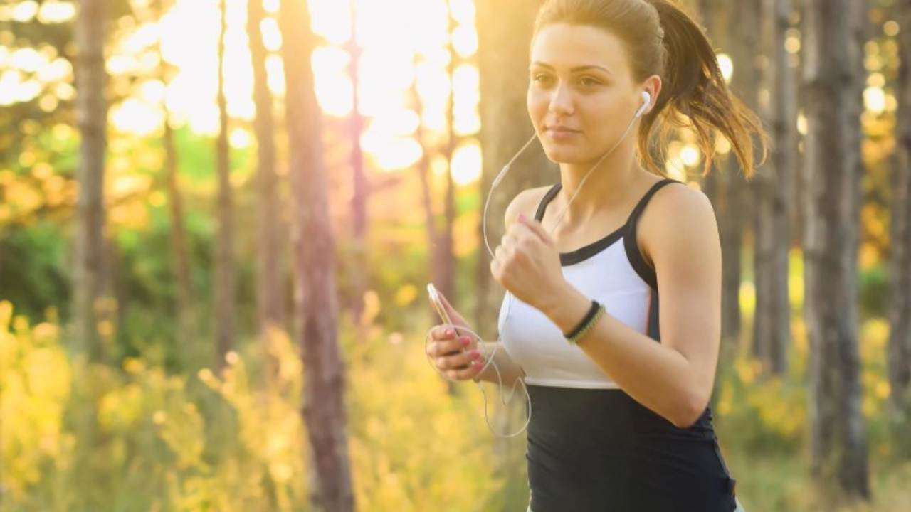 Trucco per faticare meno durante la corsa