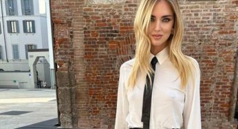 Chiara Ferragni in total Dior: calze a rete e mini-dress come non l’avete mai vista prima