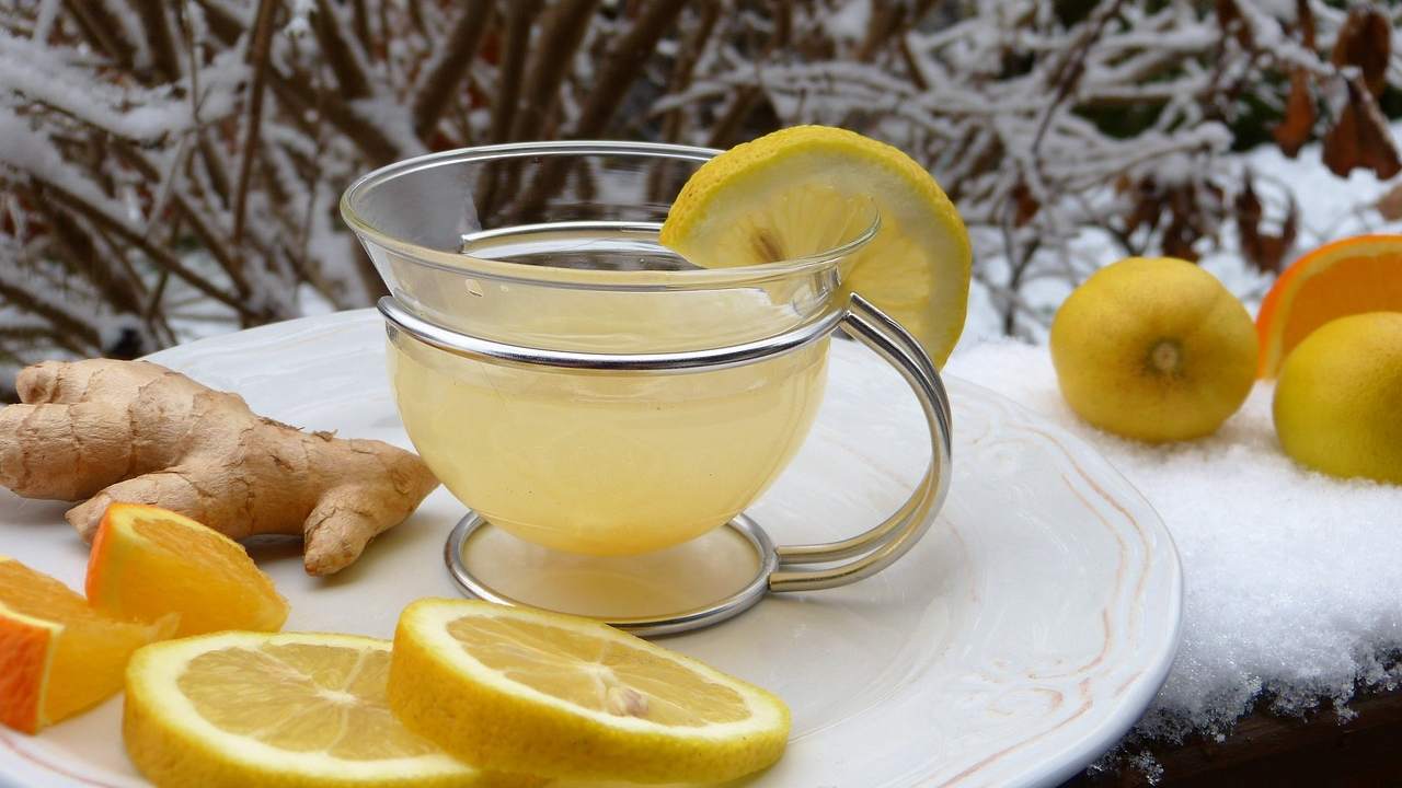 Acqua calda e limone benefici