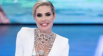 Ilary Blasi accetta l’invito a cena: ma chi è l’uomo che la corteggia? C’è da stupirsi