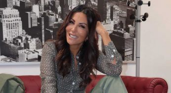 Sabrina Ferilli si aggira per gli studios di Tú sí que vales: è una dea – il VIDEO