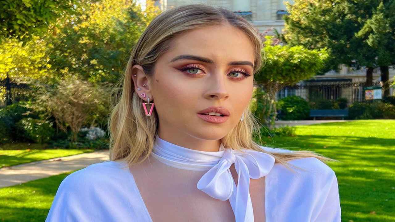 Valentina Ferragni total white sexy foto