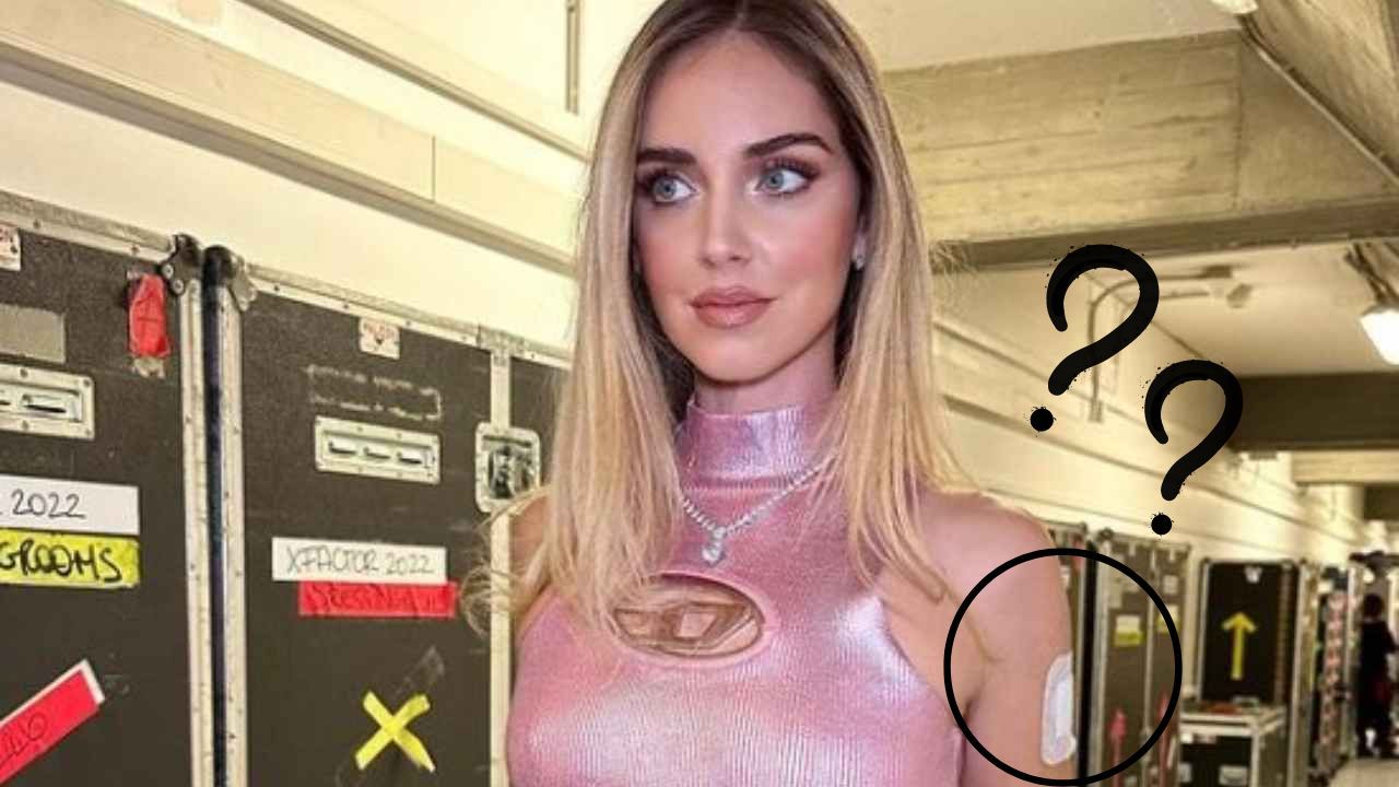 chiara ferragni cerotto motivo